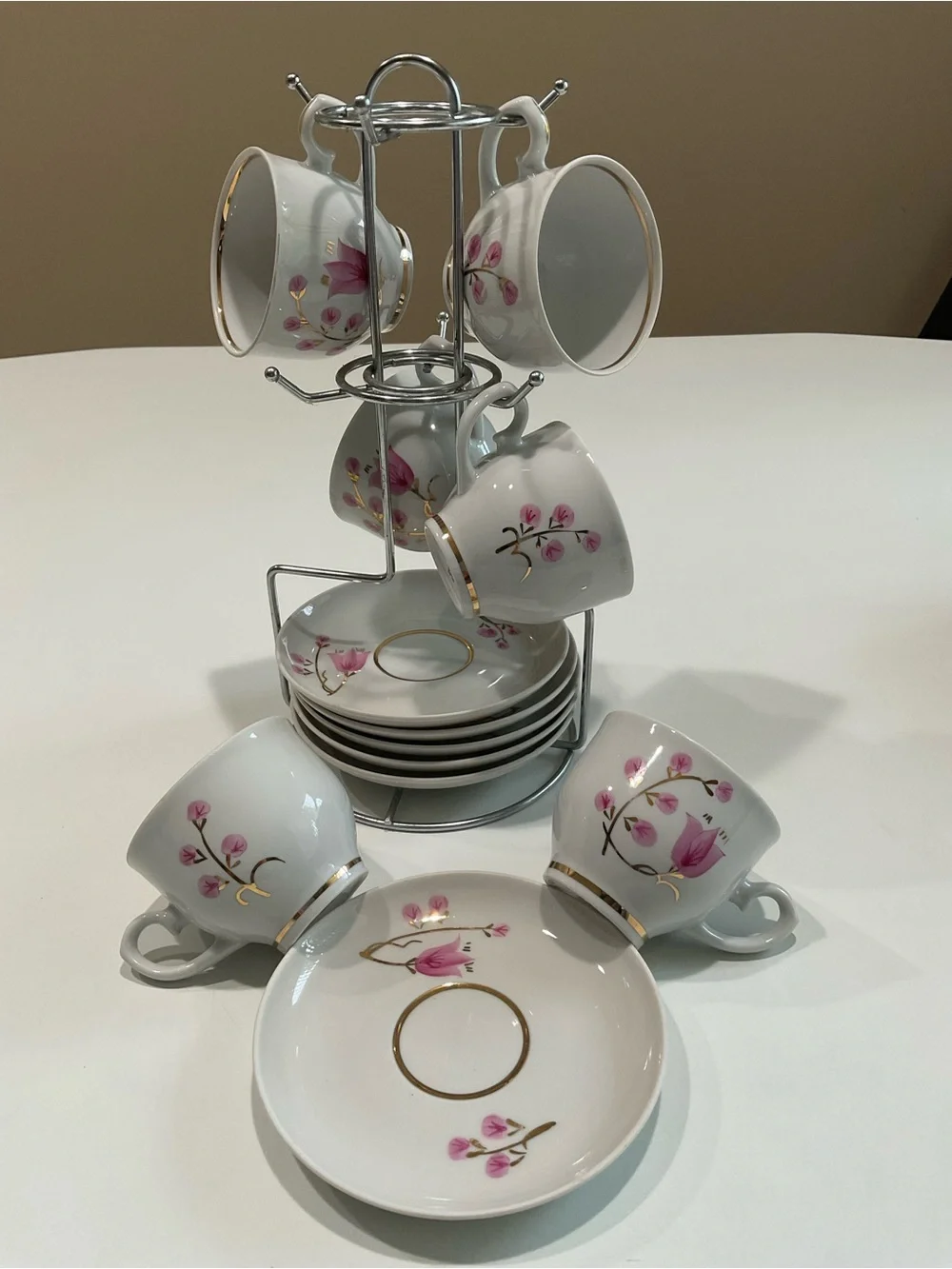 ☀️ NWOT Ceramic Coffee Set on Stand, White/Purple/Gold Trim, 13 Pieces